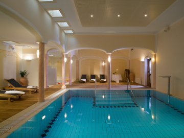 Wellnessbereich & Pool im Alpen Hotel Post in Au