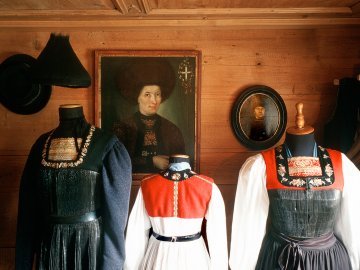 Trachten im Angelika Kaufmann Museum